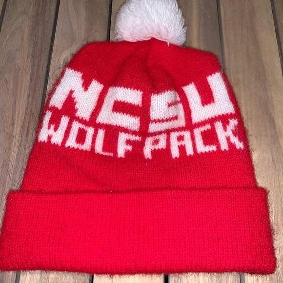 North Carolina State University Wolfpack toboggan hat, pom-pom beanie collegiate - Picture 1 of 3